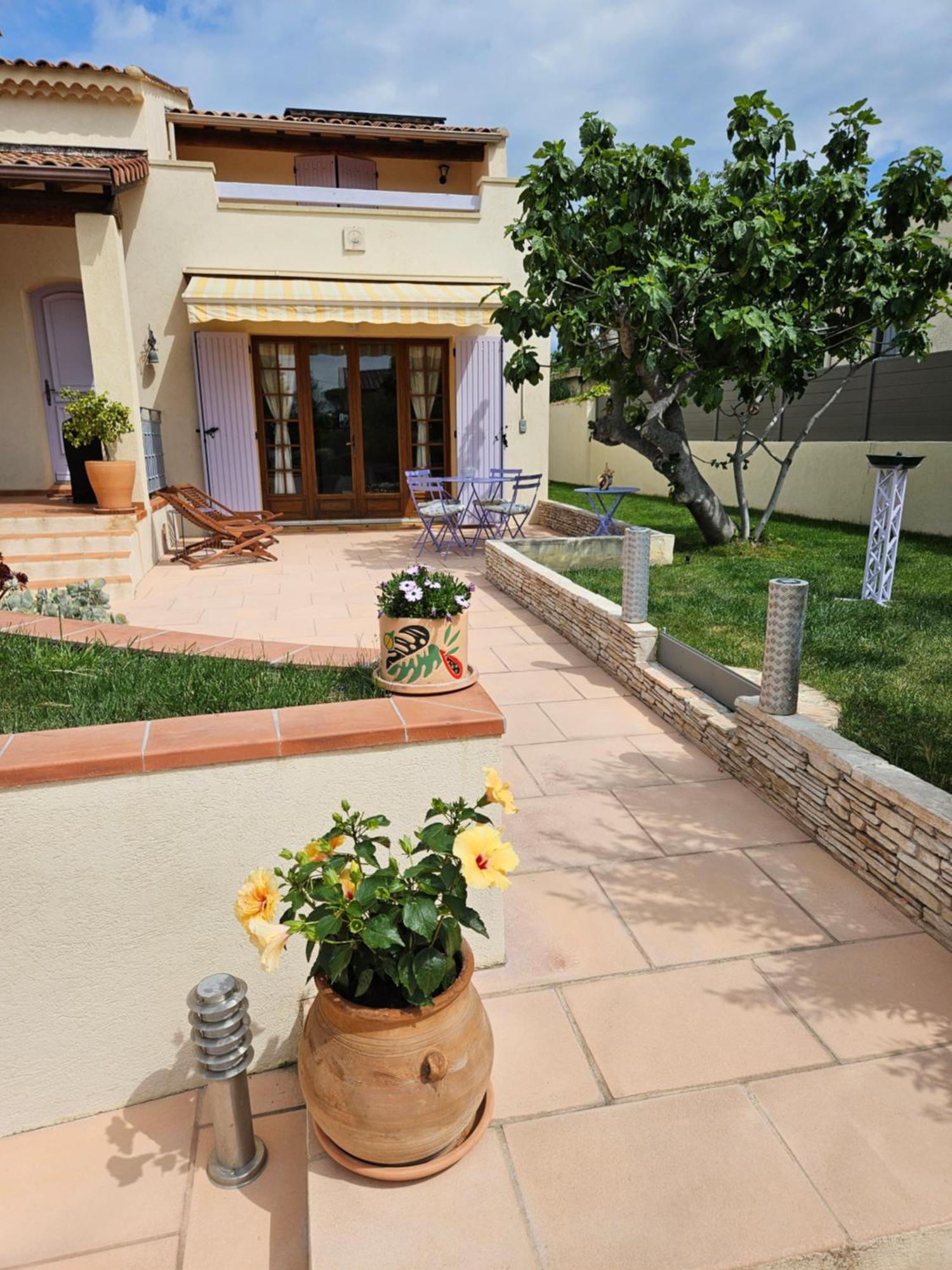 Au Pied Du Massif Des Costes Villa Pelissanne Exterior photo